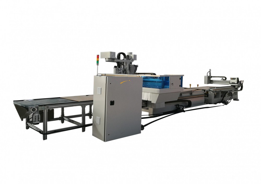 Automatic labelling machine