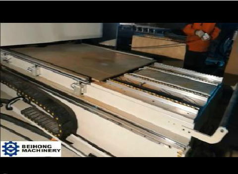 NO.7 AUTOMATIC LABELING CNC