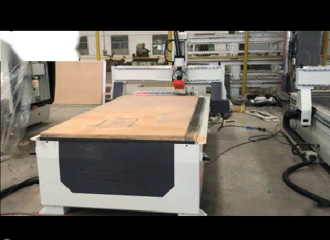 NO.2 LINEAR TOOL CHANGER CNC MACHINE